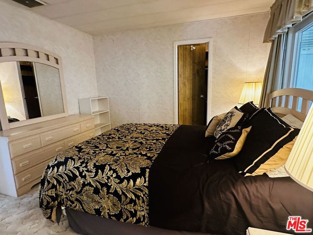 Image 21 of property listing at 8 Calle Abajo, Palm Springs, CA 92264