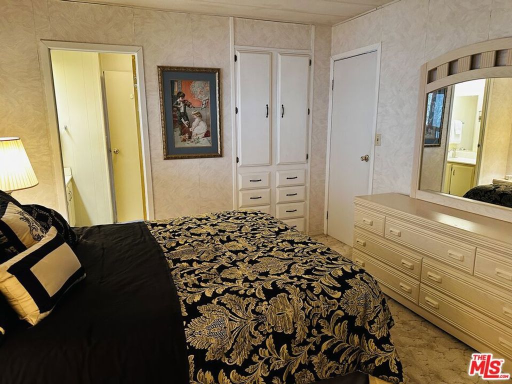 Image 22 of property listing at 8 Calle Abajo, Palm Springs, CA 92264