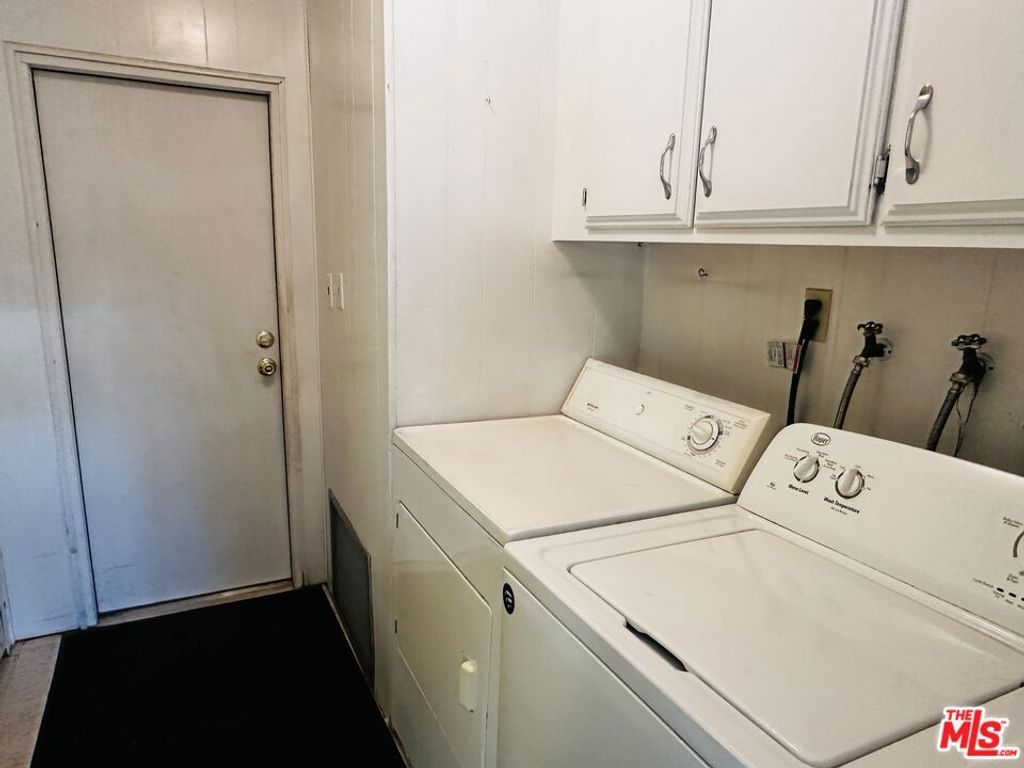 Image 36 of property listing at 8 Calle Abajo, Palm Springs, CA 92264