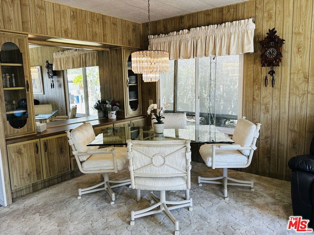 Image 5 of property listing at 8 Calle Abajo, Palm Springs, CA 92264