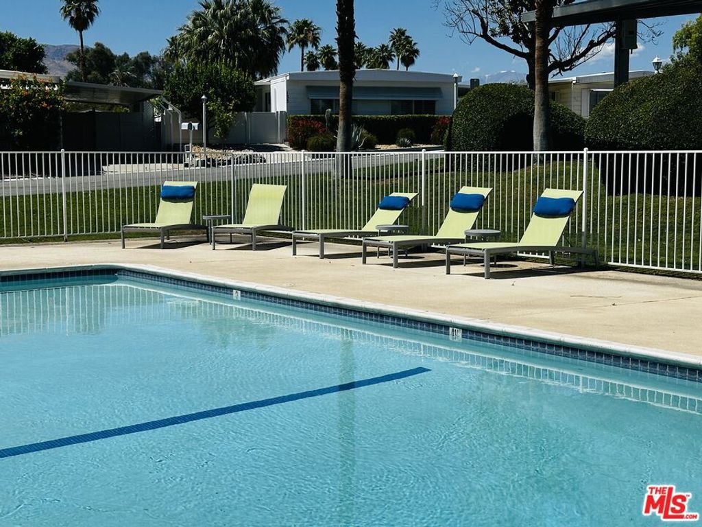 Image 56 of property listing at 8 Calle Abajo, Palm Springs, CA 92264