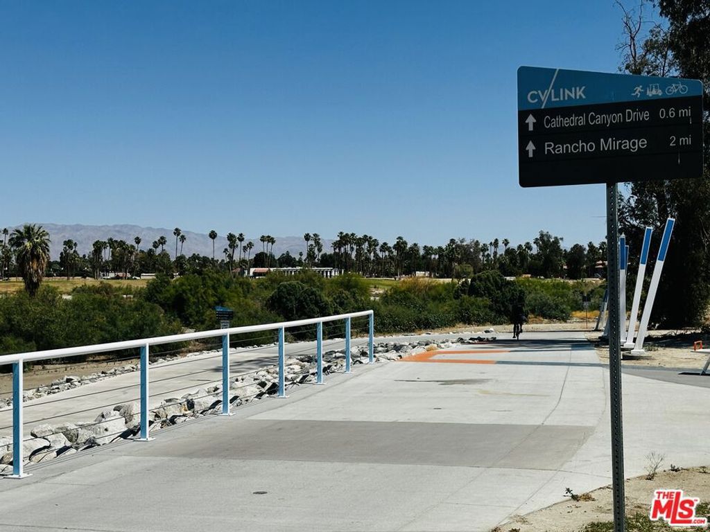 Image 57 of property listing at 8 Calle Abajo, Palm Springs, CA 92264