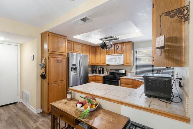 1705 Partridge Ln, Tracy, CA 95376