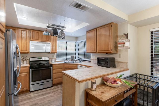 1705 Partridge Ln, Tracy, CA 95376