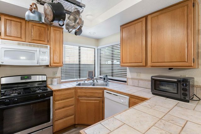 1705 Partridge Ln, Tracy, CA 95376