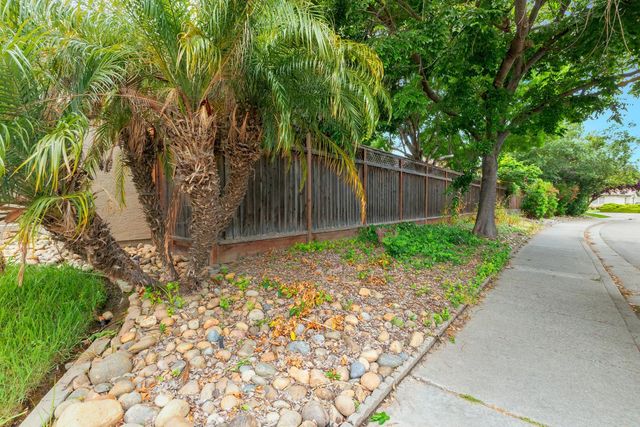 1705 Partridge Ln, Tracy, CA 95376