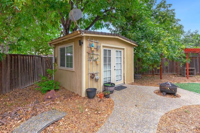 1705 Partridge Ln, Tracy, CA 95376