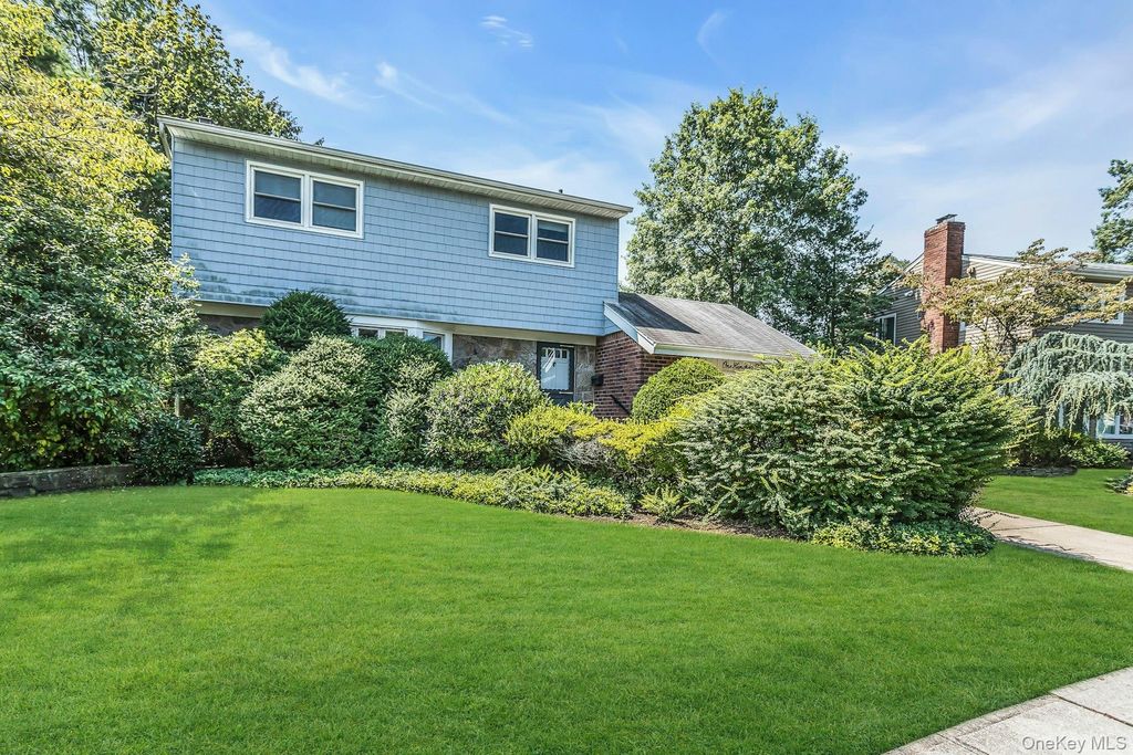 112 Columbia Drive, Jericho, NY 11753