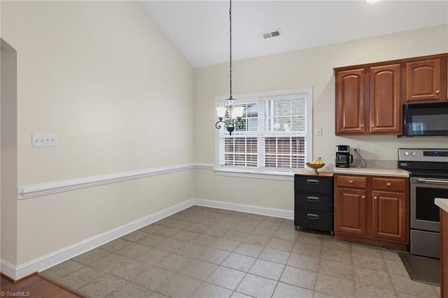 5917 Kenville Green Circle, Kernersville, NC 27284