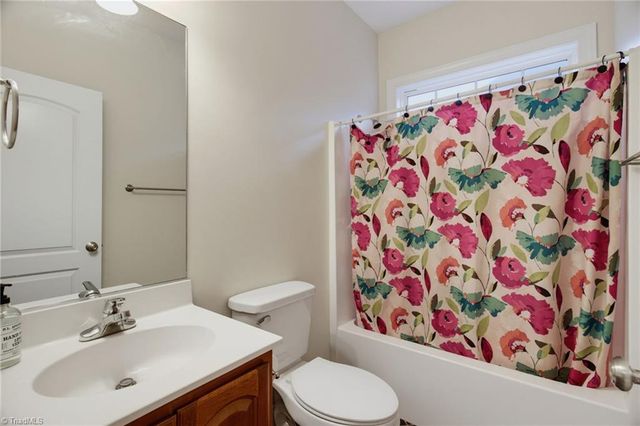 5917 Kenville Green Circle, Kernersville, NC 27284