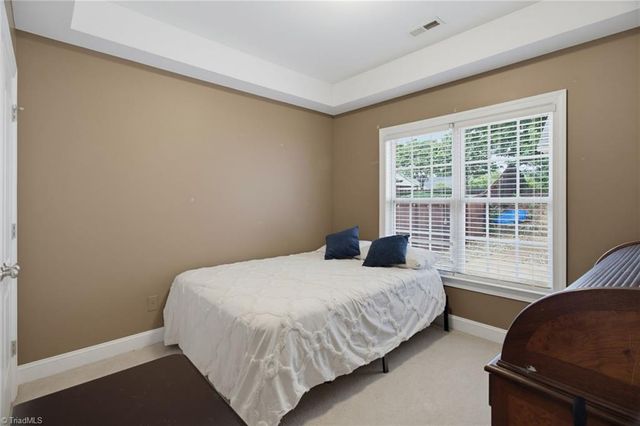 5917 Kenville Green Circle, Kernersville, NC 27284