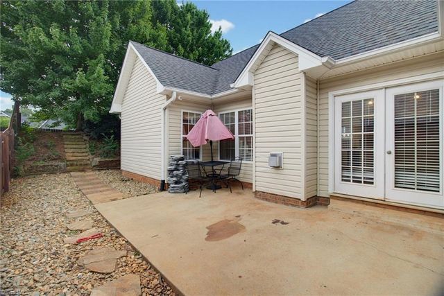 5917 Kenville Green Circle, Kernersville, NC 27284