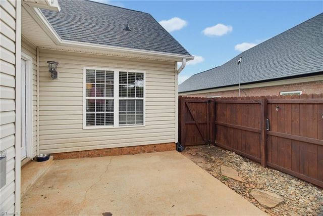 5917 Kenville Green Circle, Kernersville, NC 27284