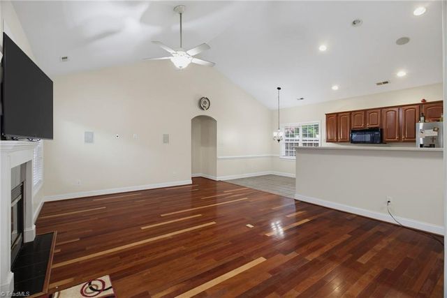 5917 Kenville Green Circle, Kernersville, NC 27284