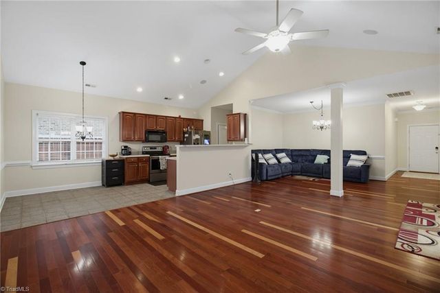 5917 Kenville Green Circle, Kernersville, NC 27284