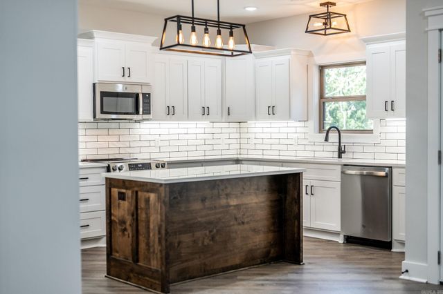 44 Sky Eagle Drive, Greenbrier, AR 72058