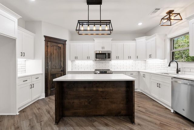 44 Sky Eagle Drive, Greenbrier, AR 72058