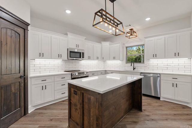 44 Sky Eagle Drive, Greenbrier, AR 72058