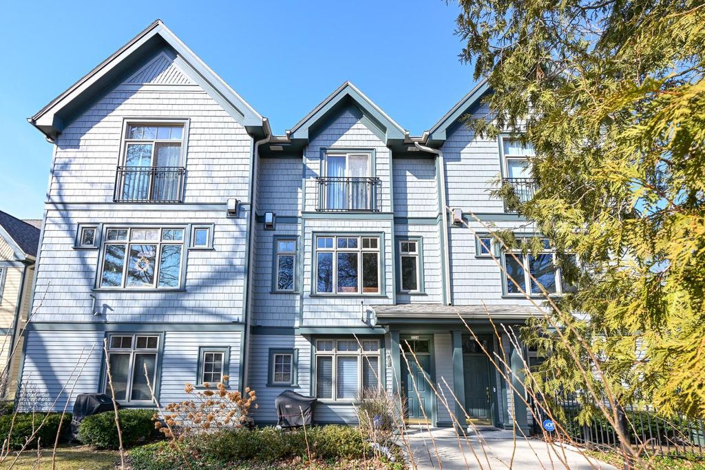 2224 E Edgewood AVENUE, Shorewood, WI 53211