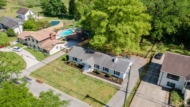 444 Foothill Dr, Nashville, TN 37217
