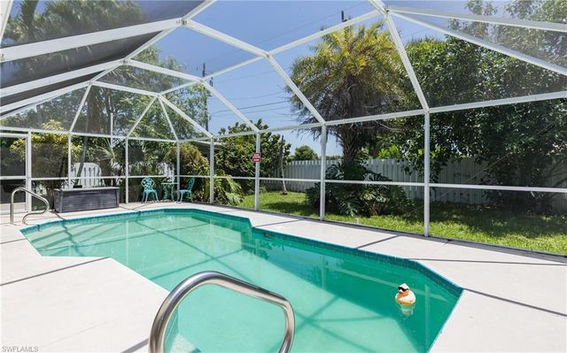 5243 Sunnybrook CT, Cape Coral, FL 33904