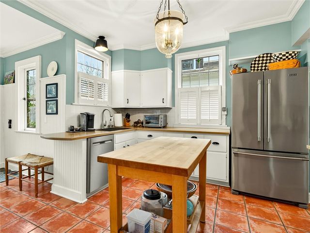 204 Oakdale Drive, Brighton, NY 14618