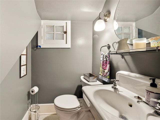 204 Oakdale Drive, Brighton, NY 14618