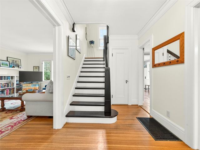 204 Oakdale Drive, Brighton, NY 14618