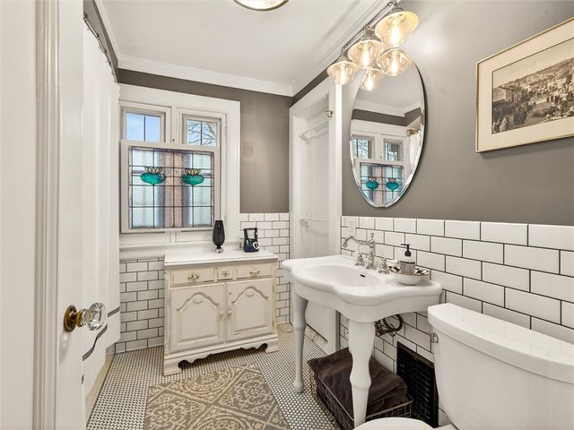 204 Oakdale Drive, Brighton, NY 14618