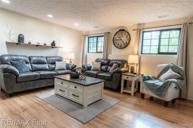 456 Loris Lane, Oxford, MI 48371