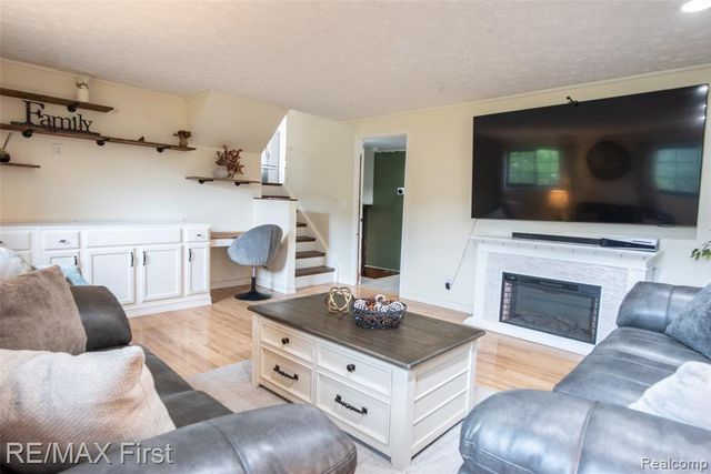 456 Loris Lane, Oxford, MI 48371