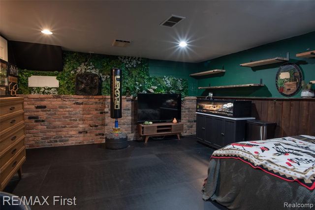 456 Loris Lane, Oxford, MI 48371