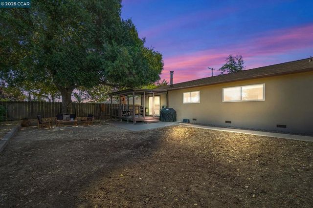 1437 Rolling Hill Way, Martinez, CA 94553
