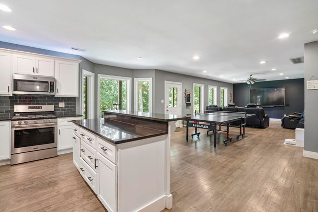 250 Summer Breeze Drive, Somerset, KY 42503