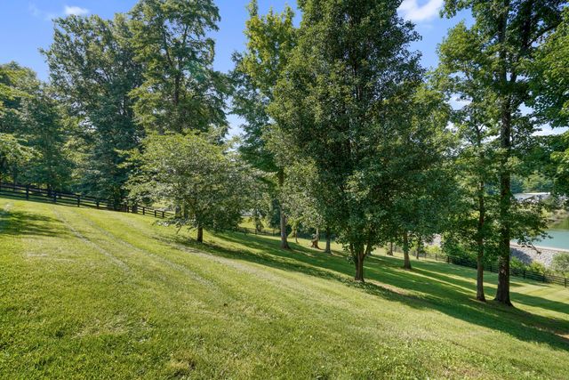 250 Summer Breeze Drive, Somerset, KY 42503
