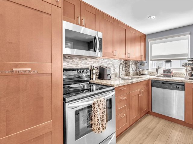 1345 West Ave 201, Miami Beach, FL 33139