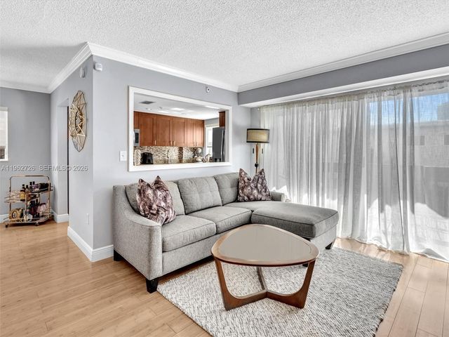 1345 West Ave 201, Miami Beach, FL 33139