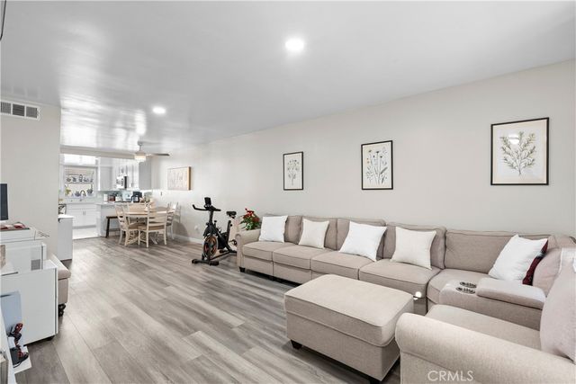 26926 Flo Lane 419, Canyon Country, CA 91351