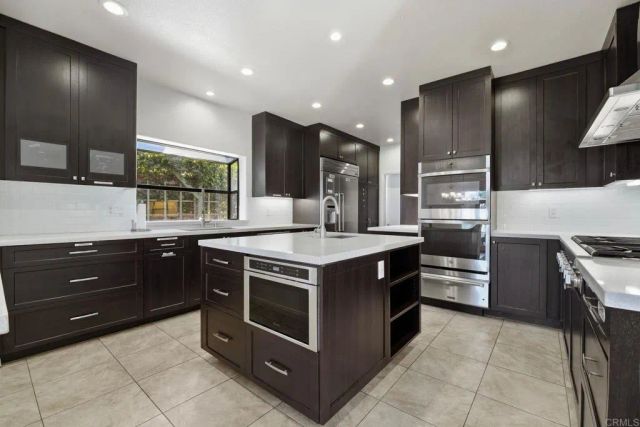 2524 La Costa Avenue, Carlsbad, CA 92009