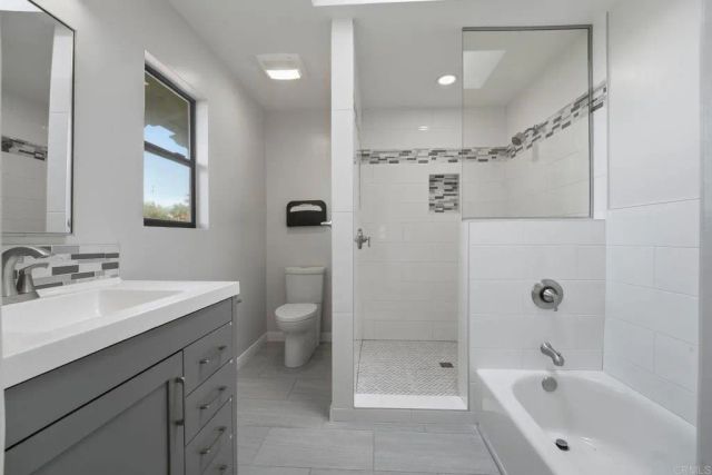 2524 La Costa Avenue, Carlsbad, CA 92009