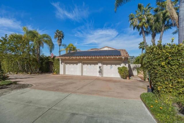 2524 La Costa Avenue, Carlsbad, CA 92009
