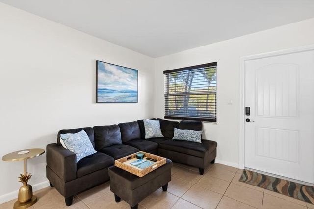 2319 Tamarind Drive 102, Fort Pierce, FL 34949