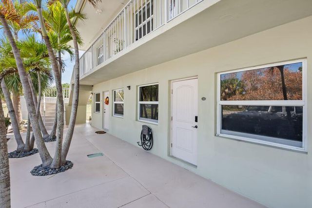 2319 Tamarind Drive 102, Fort Pierce, FL 34949