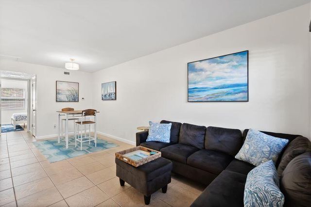 2319 Tamarind Drive 102, Fort Pierce, FL 34949