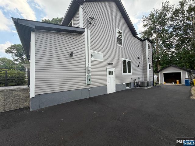 184 Walnut Street, Teaneck, NJ 07666
