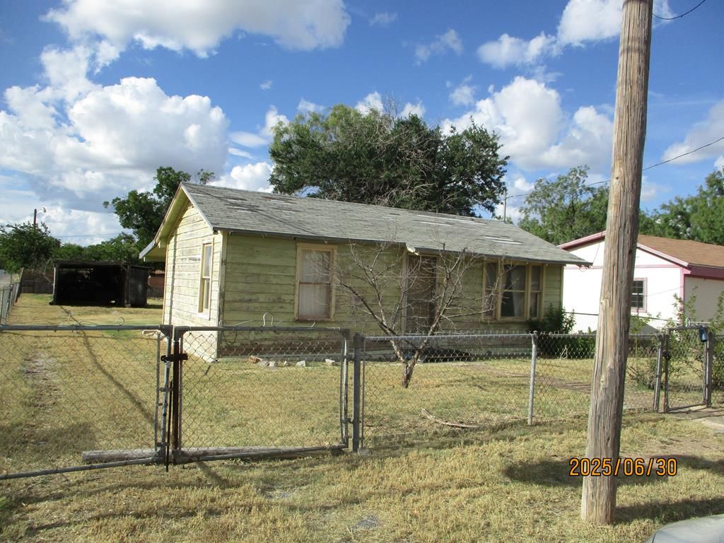 Image 1 of property listing at 846 San Jacinto St, San Angelo, TX 76905