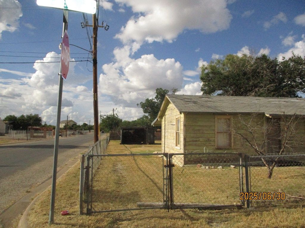 Image 2 of property listing at 846 San Jacinto St, San Angelo, TX 76905