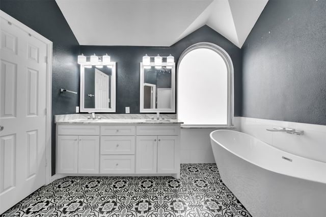 2733 Serena Court, Garland, TX 75040