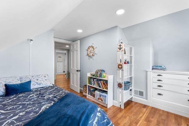 61 Ledgewood Rd, Dedham, MA 02026