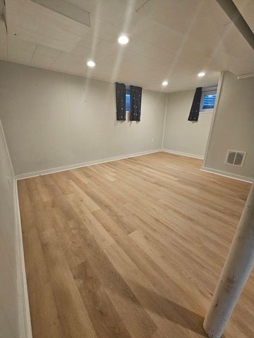 61 Ledgewood Rd, Dedham, MA 02026